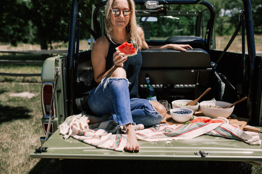 Al fresco dining in the back of a Ford Bronco truck